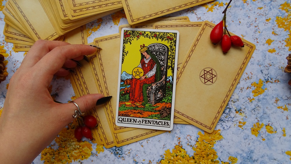 Queen of Pentacles Tarot Card Meanings