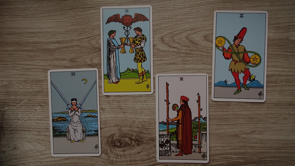 Cards of Two in Tarot